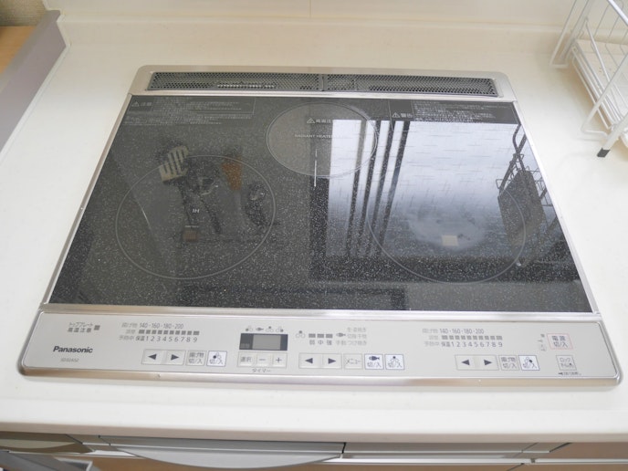 3口の電子コンロがございます。