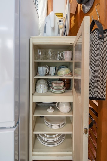 一通りの食器があります。