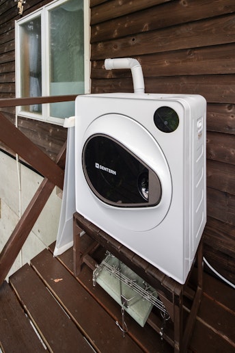 ウッドデッキに乾燥機があります。