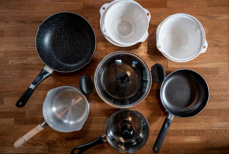 一通りの調理用品があります。