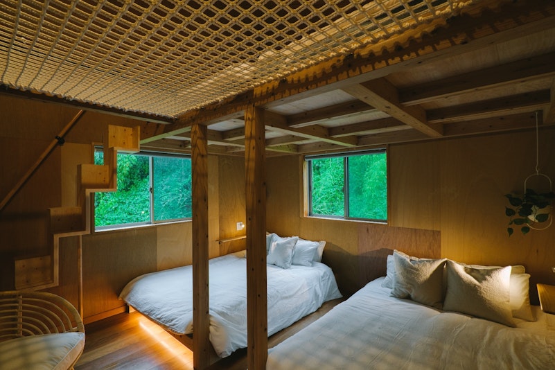 2F寝室（ダブルベッド4つ）