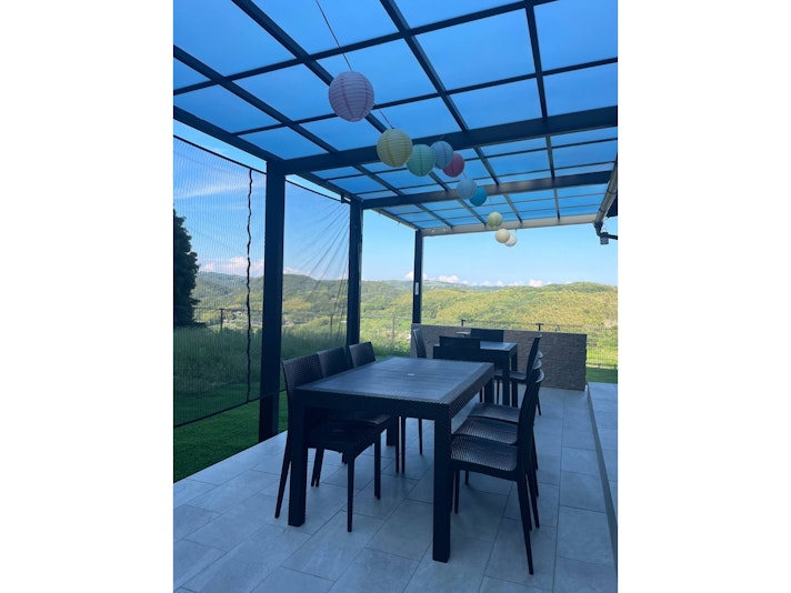 バーベキュー設備は見晴らしの良い眺めです。