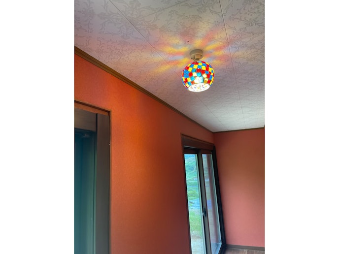 バーベキュー側の縁側、照明もかわいいですよ。