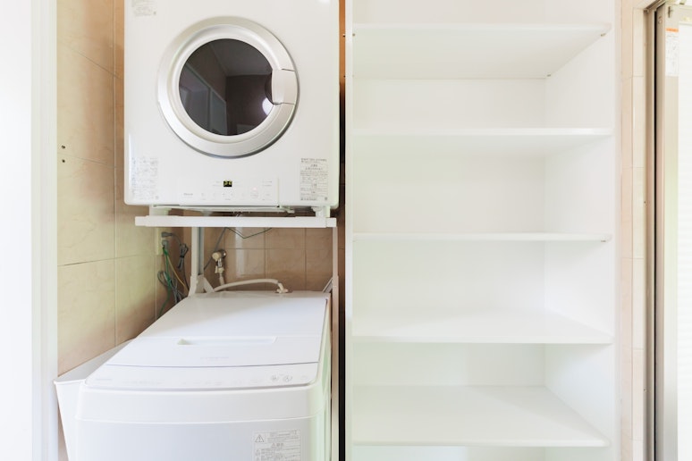 洗濯機と乾燥機（ガスなのですぐに乾きます）