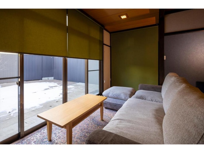 ラウンジ内ソファー