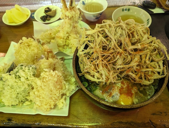 ご予約の方にはマル秘グルメ情報をご案内！