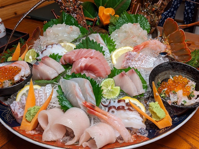 ご予約の方にはマル秘グルメ情報をご案内！