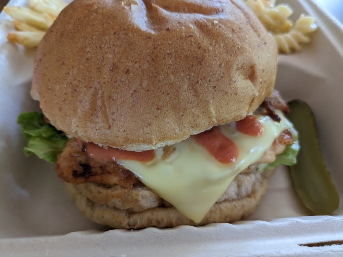 ご予約の方にはマル秘グルメ情報をご案内！