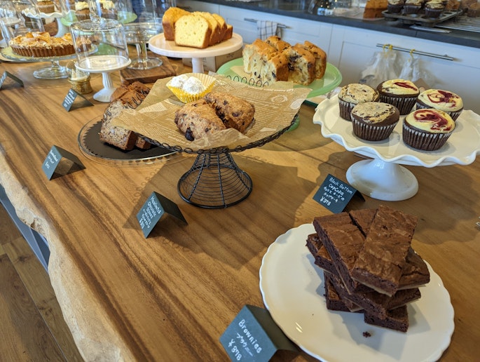 ご予約の方にはマル秘グルメ情報をご案内！