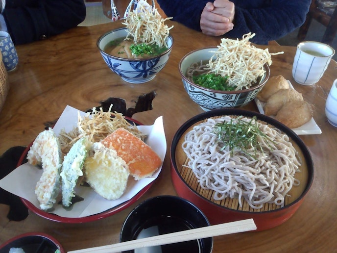 ご予約の方にはマル秘グルメ情報をご案内！