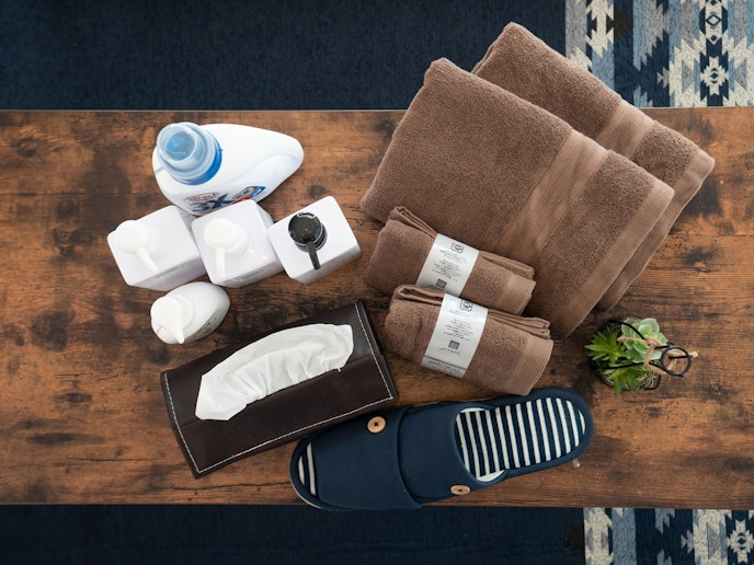 ・【アメニティ】タオル、洗剤、シャンプー、ティッシュ等をご用意。スリッパは有料（100円）となります