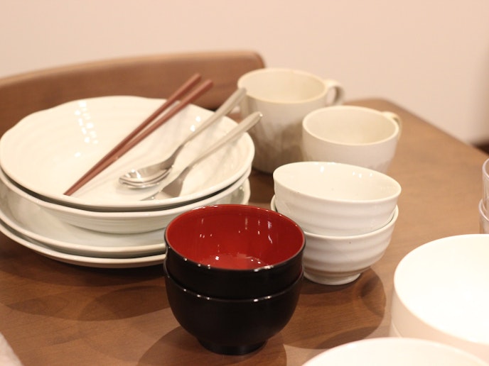 ・【食器】深皿、平皿、お椀、マグカップ等を完備しております