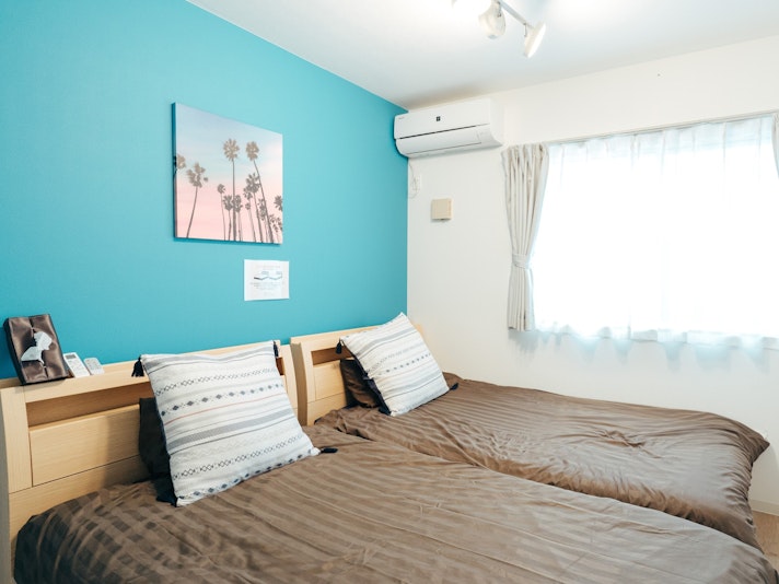 ・【寝室3】セミダブルベッドが2台のお部屋。広々とした空間で、お子様の添い寝に最適です