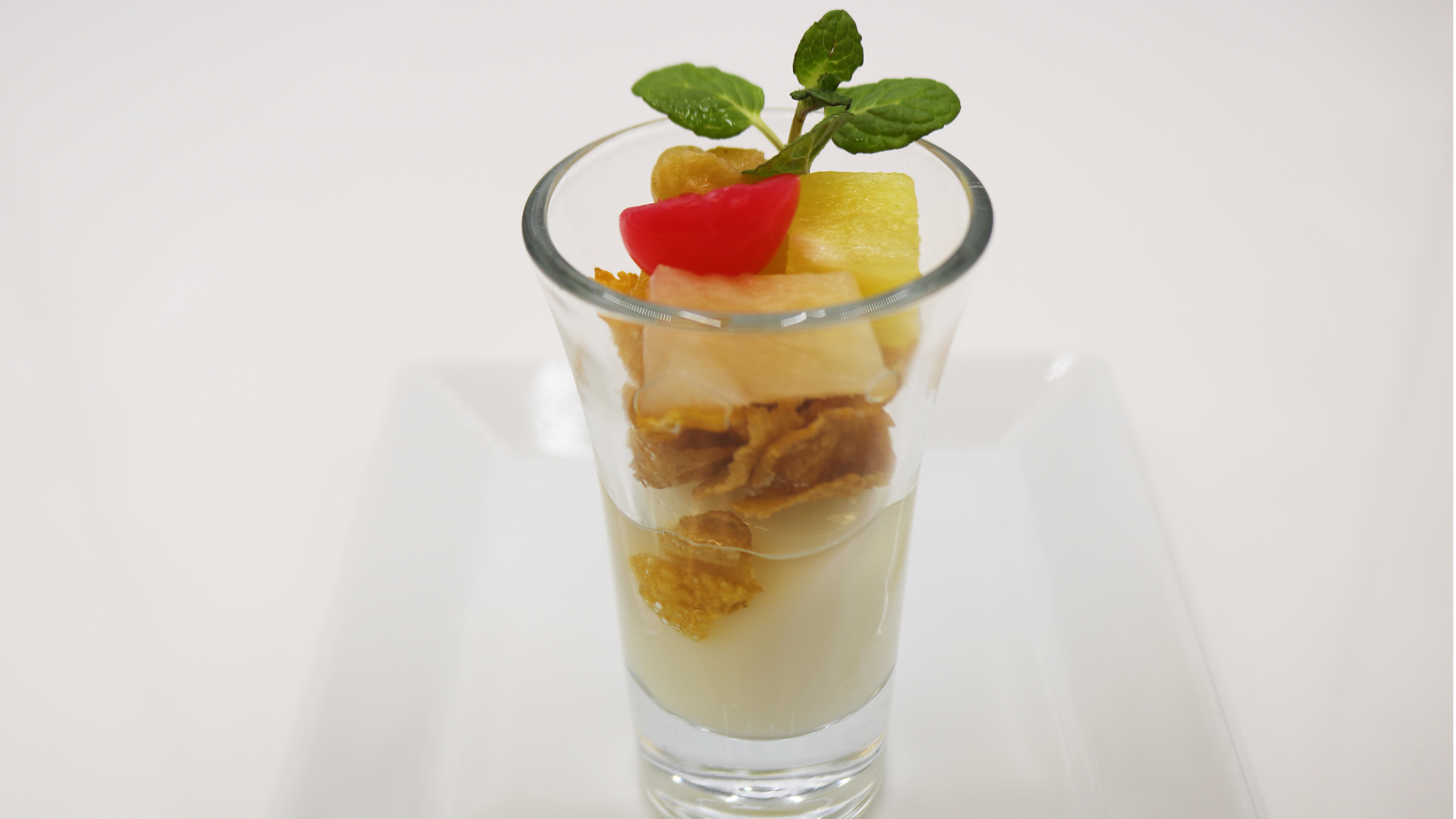 朝食：杏仁のコンポジション・フリュイ