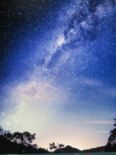 手を伸ばせば届きそうな満天の星たち