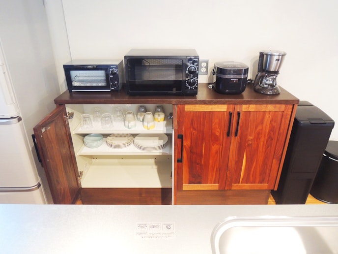 電子レンジ・トースター・コーヒーメーカー・食器類