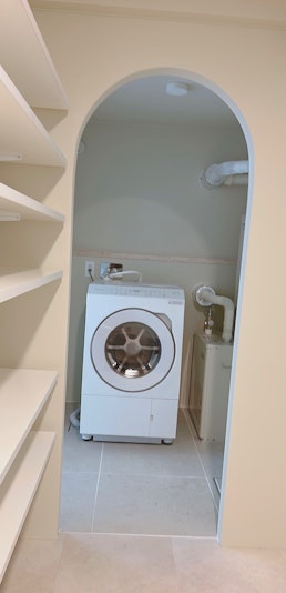 長期滞在やファミリー利用にも嬉しい、洗濯乾燥機を設置。...