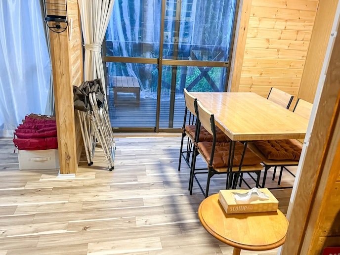 明るく開放的なダイニング