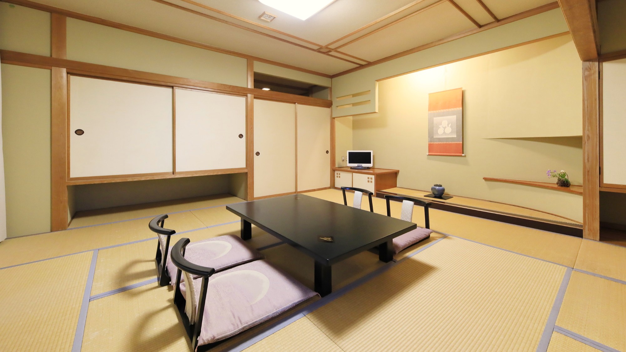 和室10畳＋広縁（バス／トイレ付）の一例