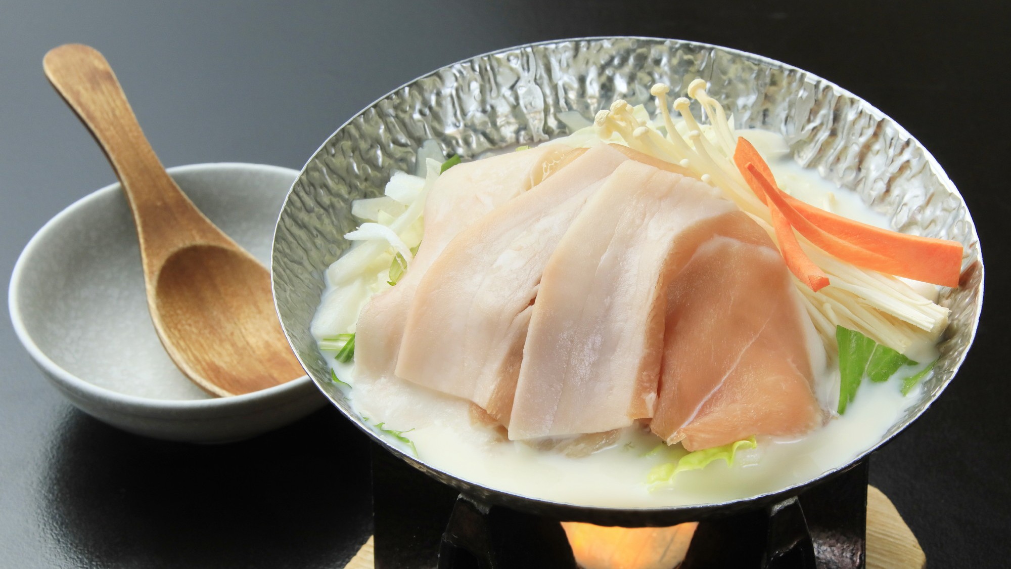 千代幻豚の豆乳鍋の一例