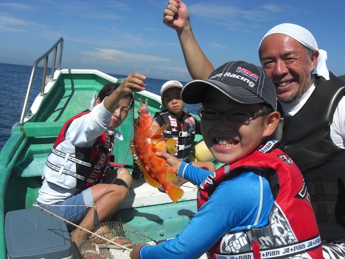 家族貸切の船釣りツアー