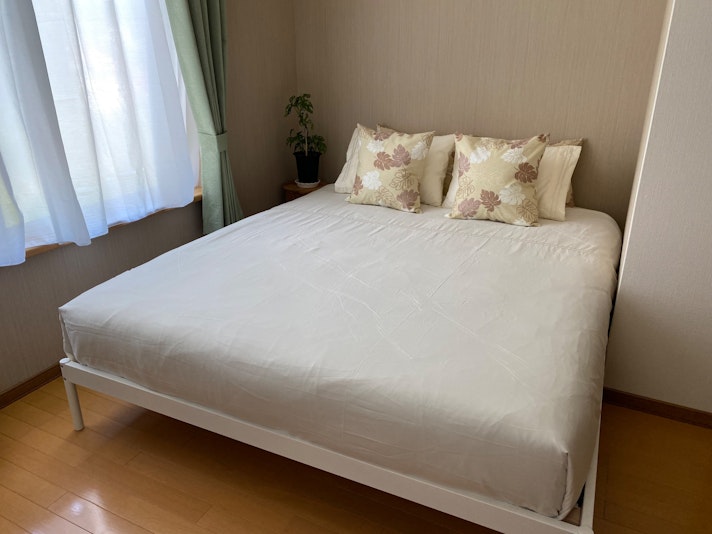 クイーンサイズベッド