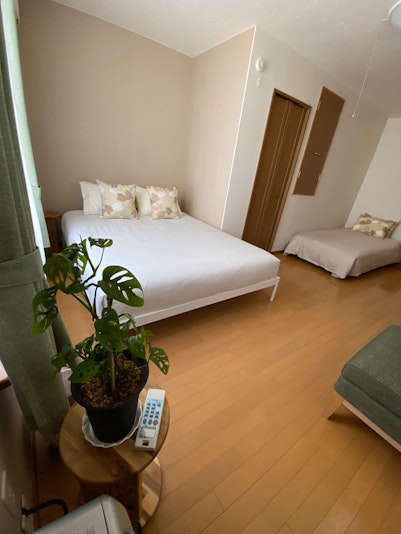 主寝室は最大５名就寝可（布団２枚追加）