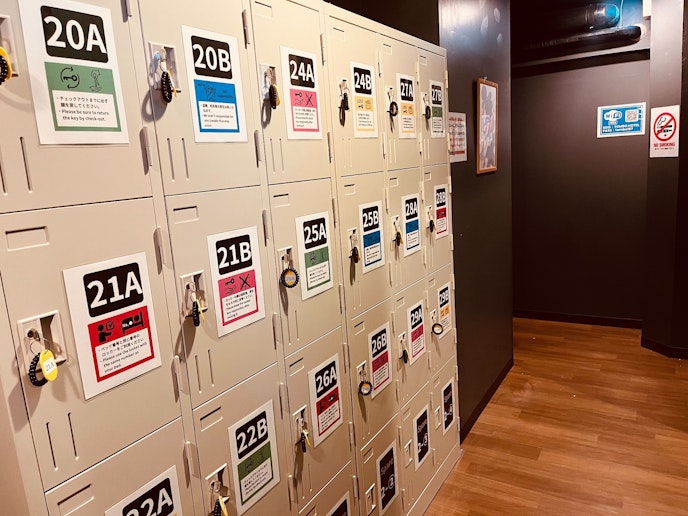客室内にロッカー有