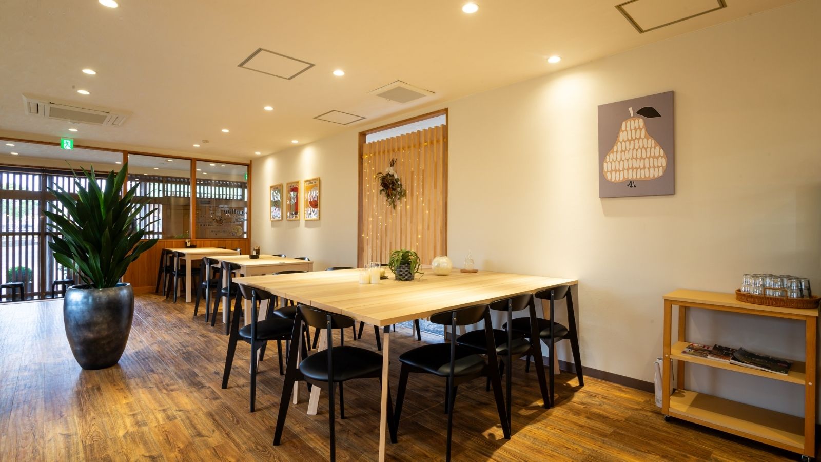 maruru caf&eacute;　メインダイニング