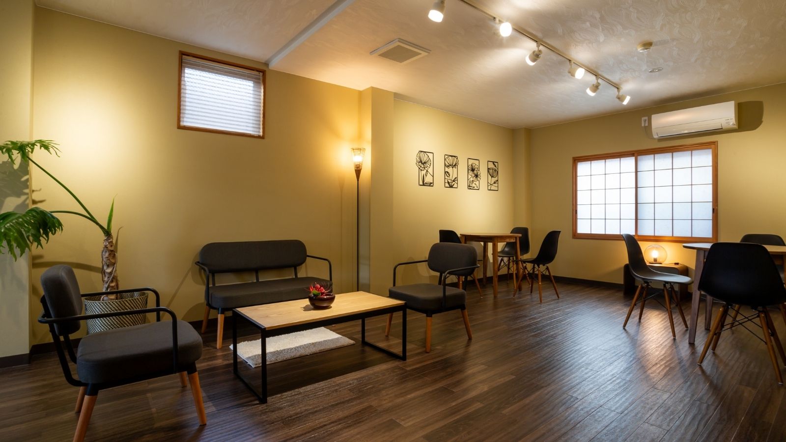 maruru caf&eacute;　サブダイニング