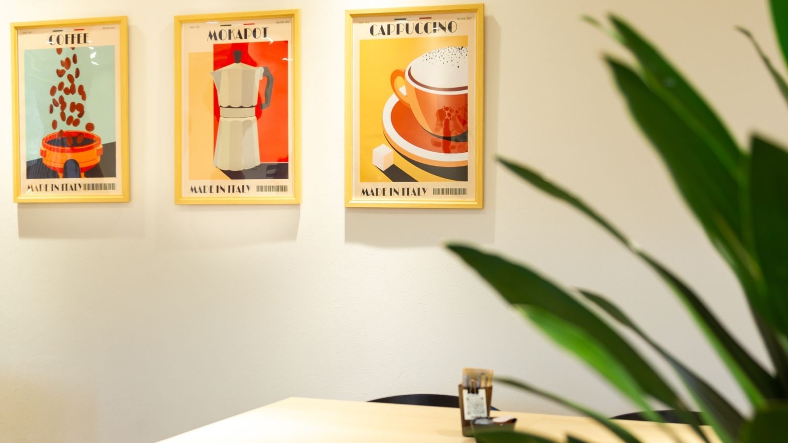 maruru caf&eacute;　店内