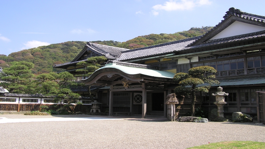 【賓日館（国指定重要文化財）】伊勢神宮に参拝する賓客の休憩・宿泊施設として建設.当館より徒歩８分♪