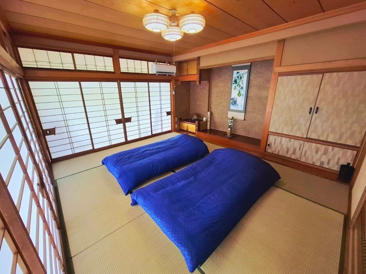 夜は襖を閉めて