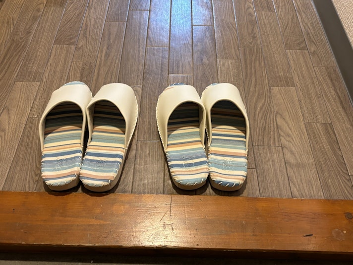 消毒済みスリッパ