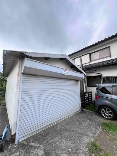 このガレージ内にはバイクが停められます。