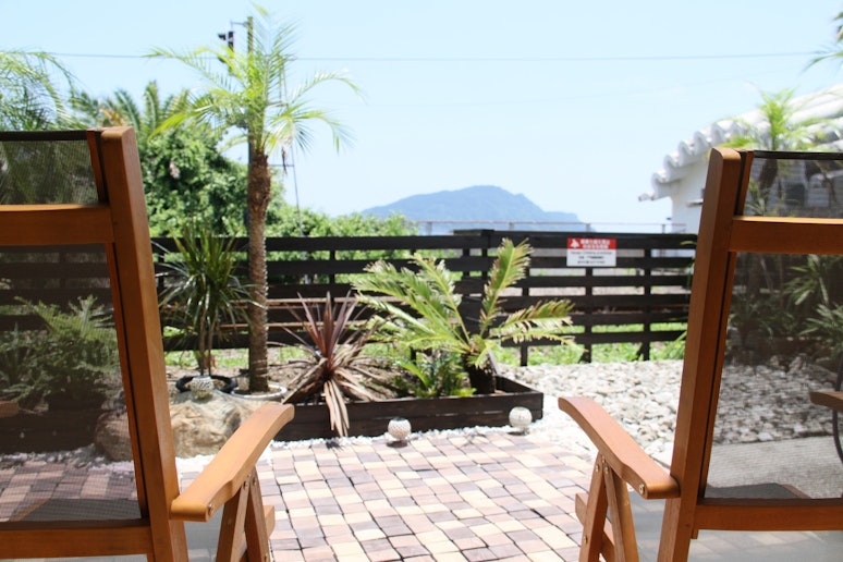 １階ガーデンからも海が見えます。