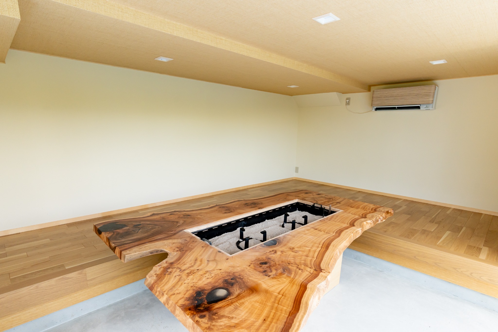 伊吹・囲炉裏部屋