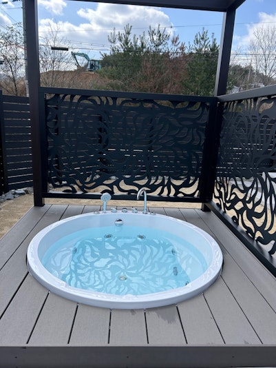 屋外ジャグジー