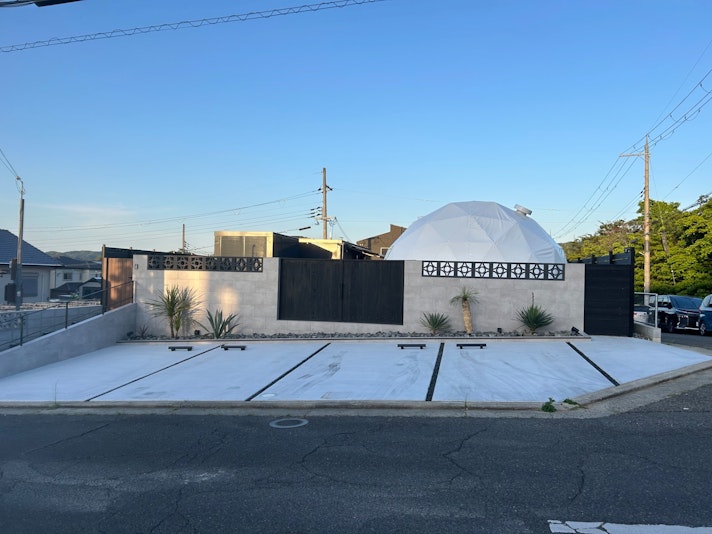 エントランス・駐車スペース