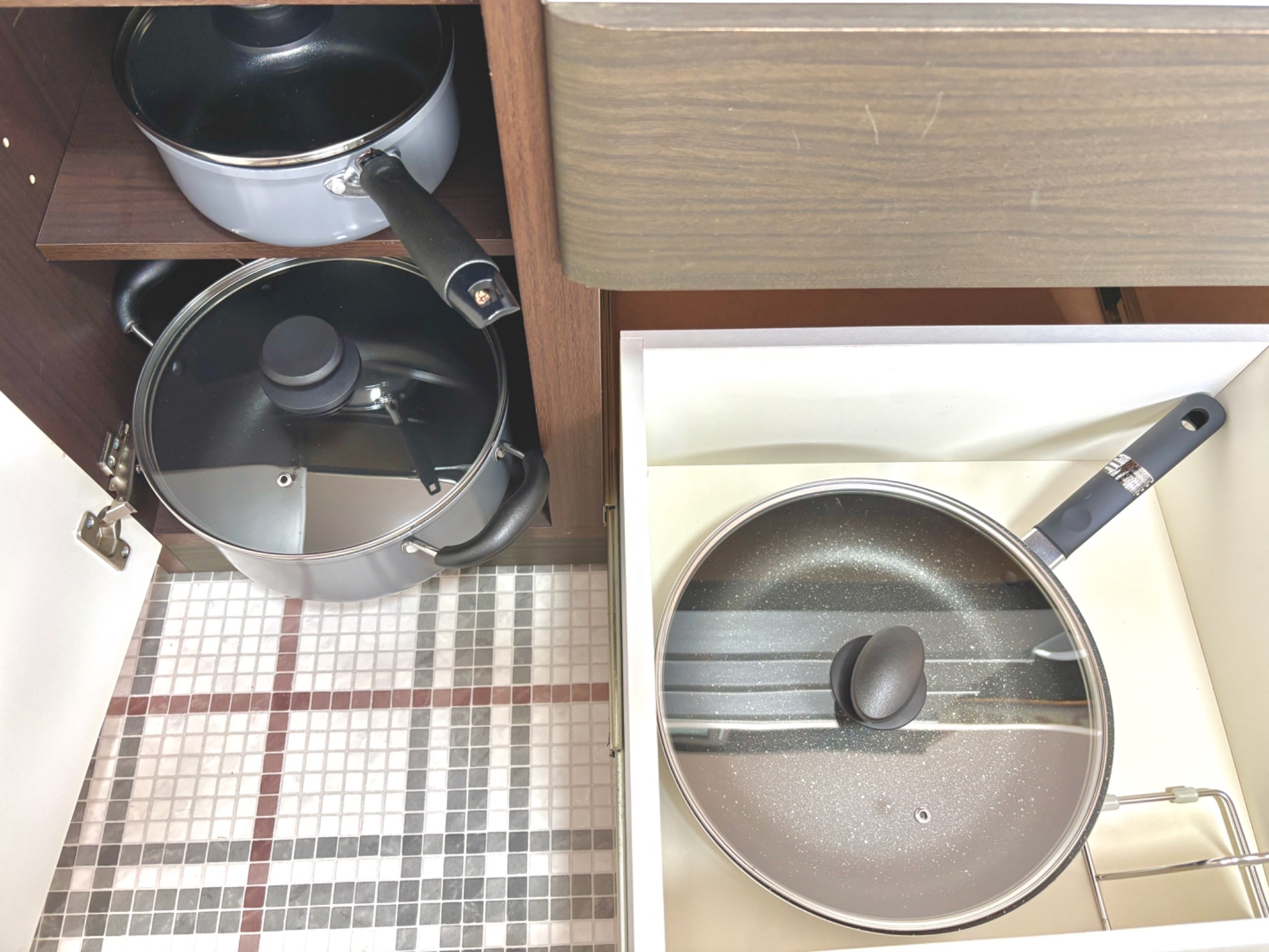 鍋、フライパン類の調理器具のご用意がございます。