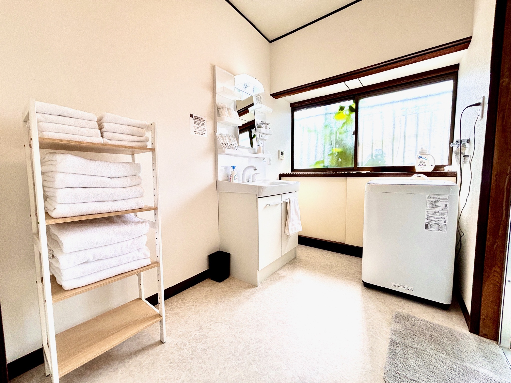 洗面所はこのような空間となっております。