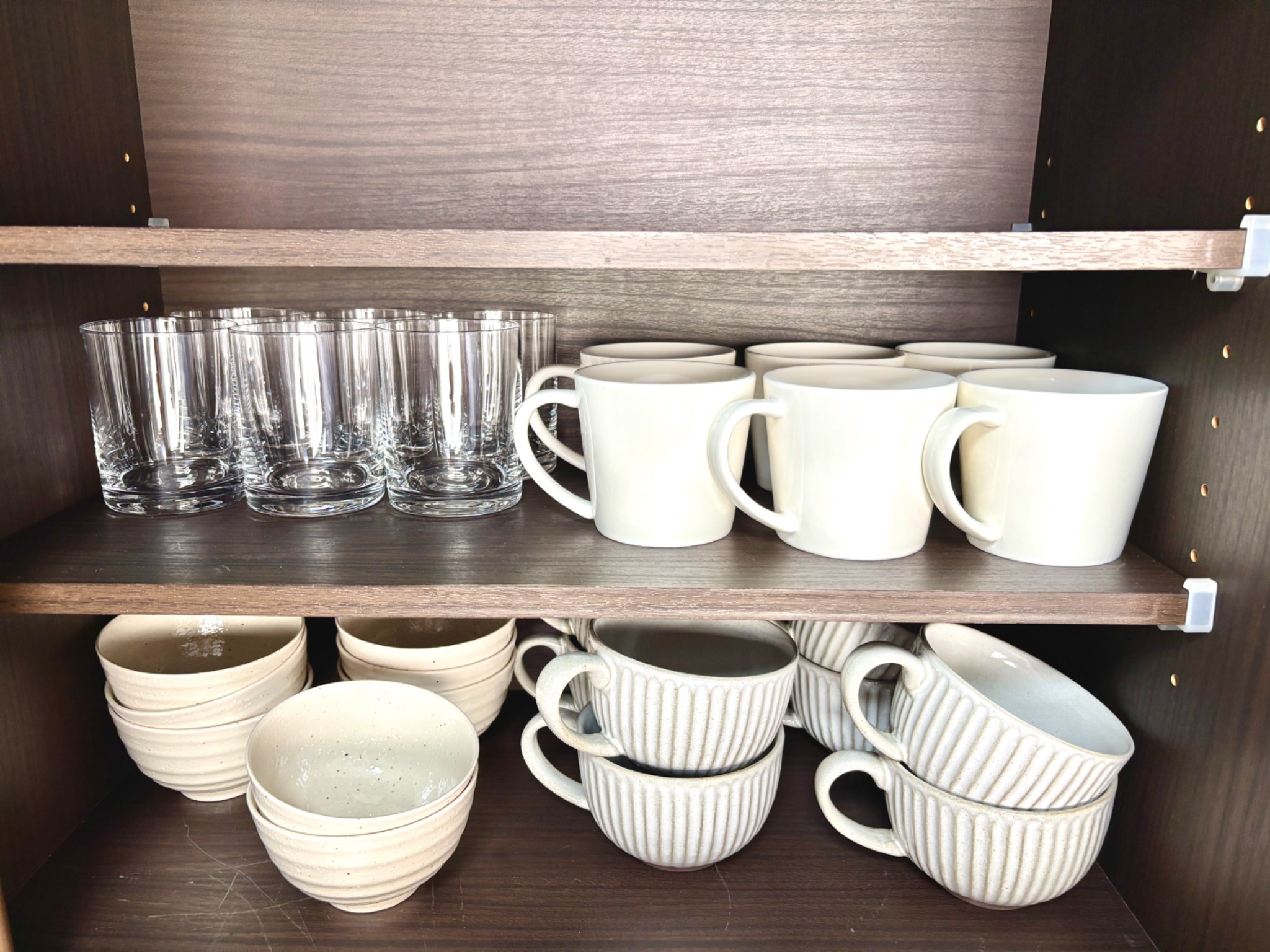 食器類は写真の通りご用意がございます。