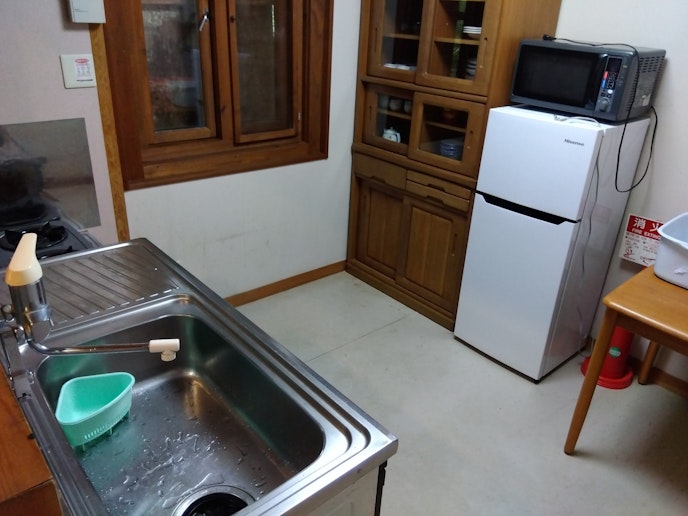 【ログハウスコテージ】１階キッチン