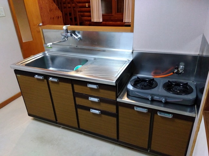 【ログハウスコテージ】１階キッチン