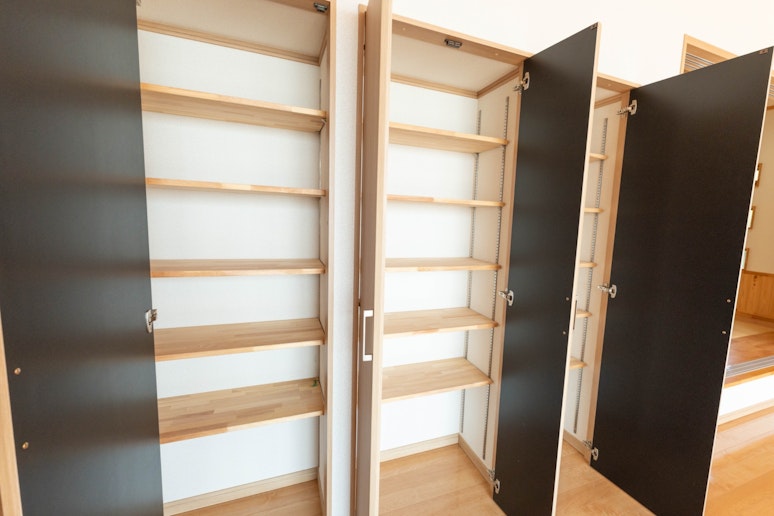 豊富な収納スペースで、旅の荷物を気にせず快適にご利用いただけます。