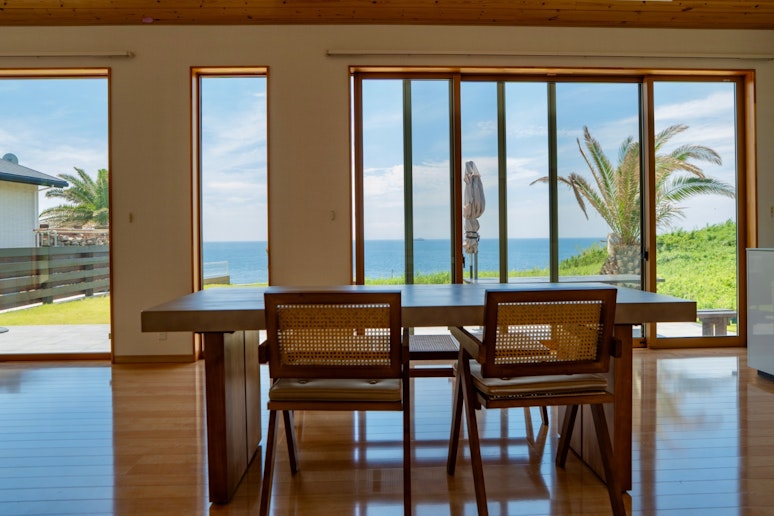 オーシャンビューを望みながら至福の団欒をお過ごしください。