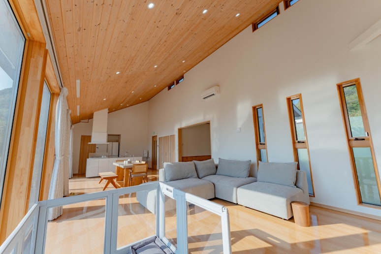 開放感溢れる吹き抜けリビングで、ワンちゃんと一緒にのんびりお過ごしいただけます。