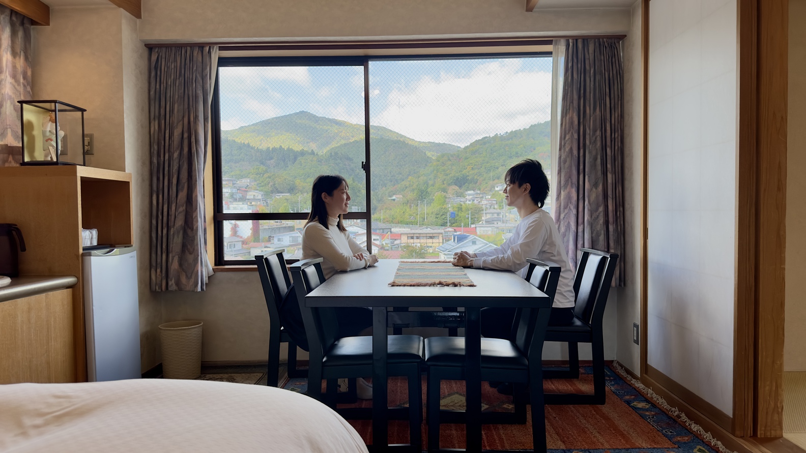 【特別和洋室】広い洋室+和室10畳★マッサージチェア付