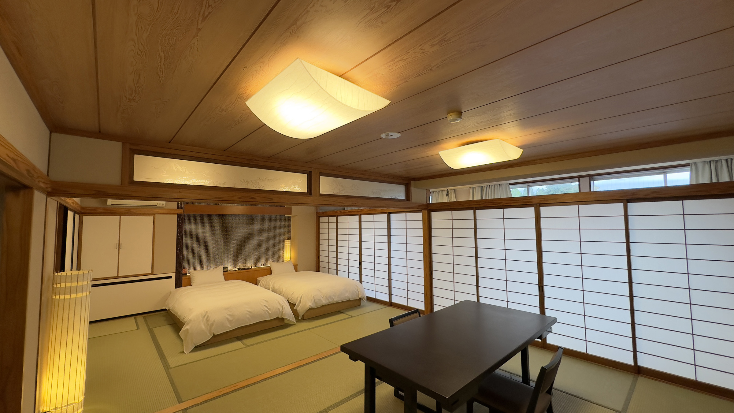 【和モダン70平米】広々とした客室でお部屋食をお楽しみいただけます♪