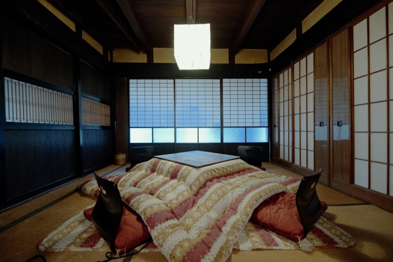冬はこたつの部屋に（季節によって変わります）。